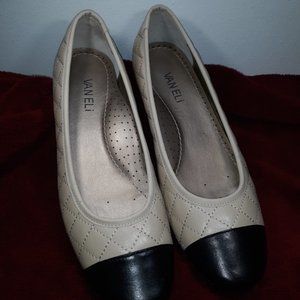 VANELi Serene Sz 8 Cream Black Ballet Flat